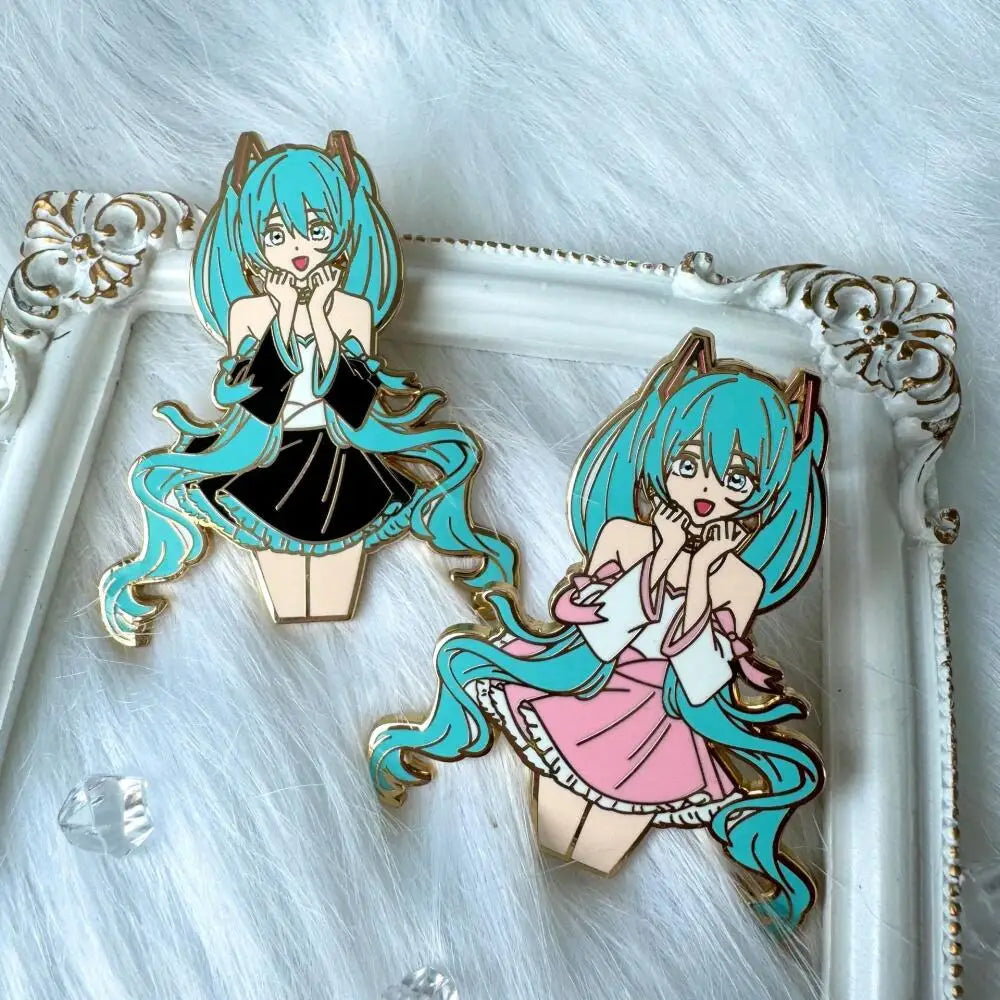 Hatsune Miku Metal Badge – Enamel-Style Anime Brooch