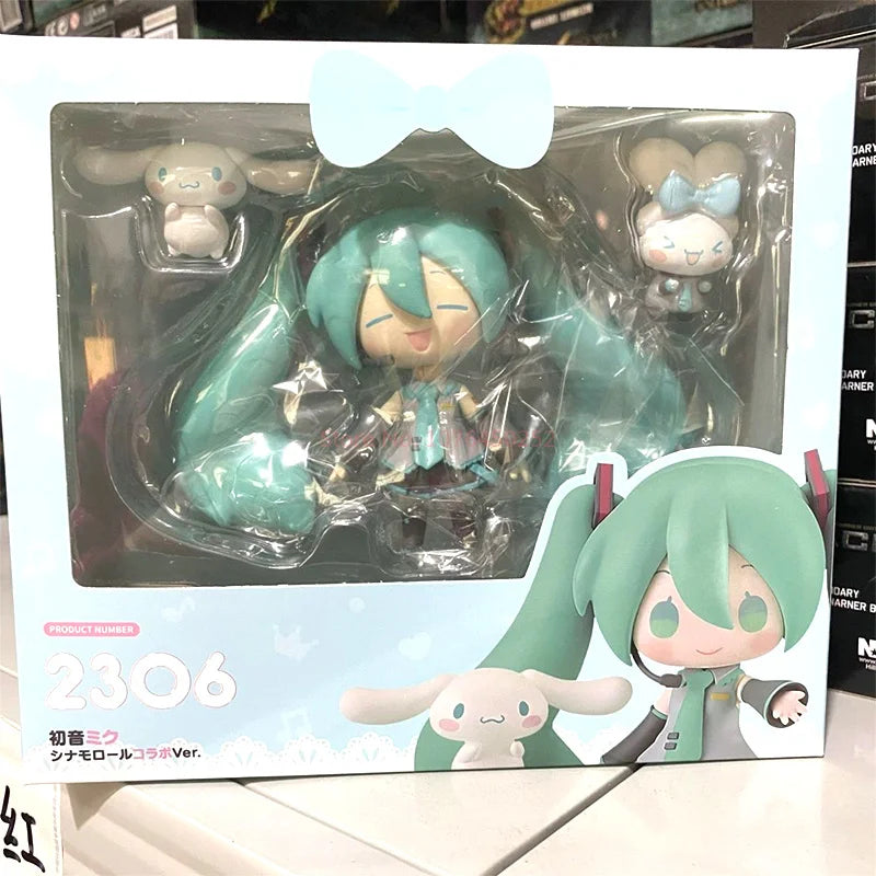 Vocaloid Hatsune Miku Statue