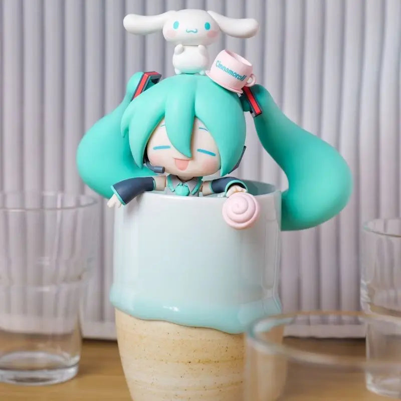 Vocaloid Hatsune Miku Statue