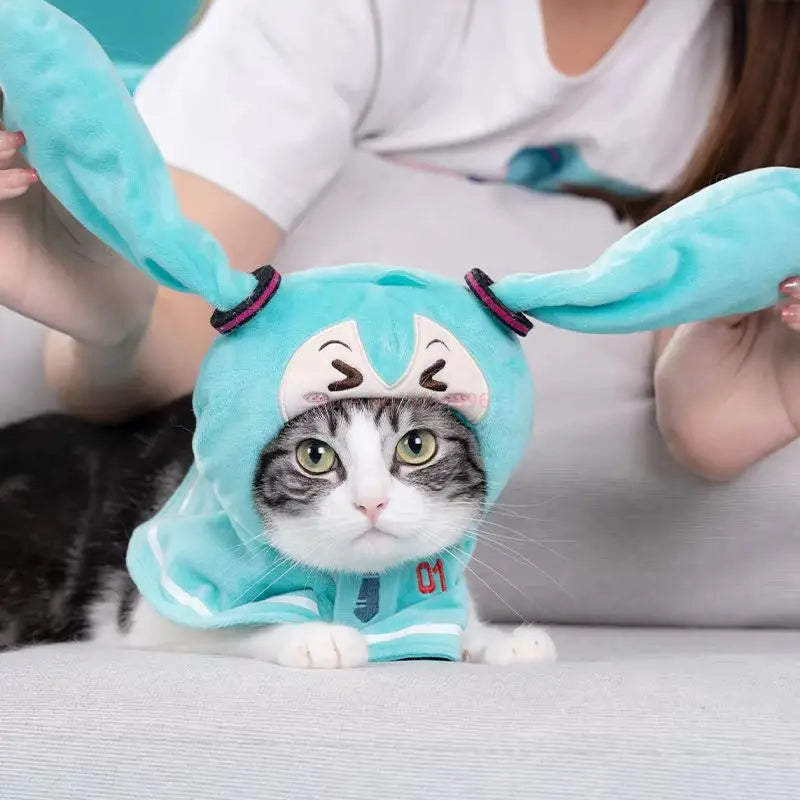 Hatsune Miku Mini Hand Puppet & Pet Shawl – Squinting Eyes Cloak