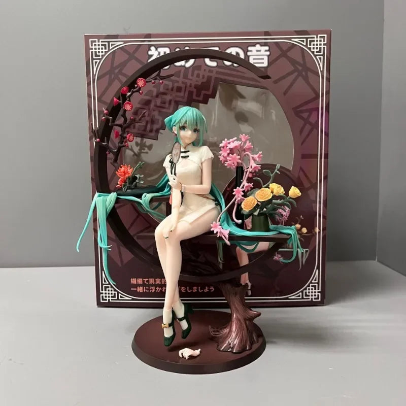 Vocaloid Hatsune MIku Tree FIgurine